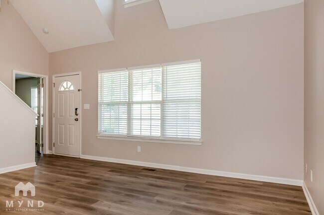 5908 Riana Way in Charlotte, NC - Building Photo - Building Photo