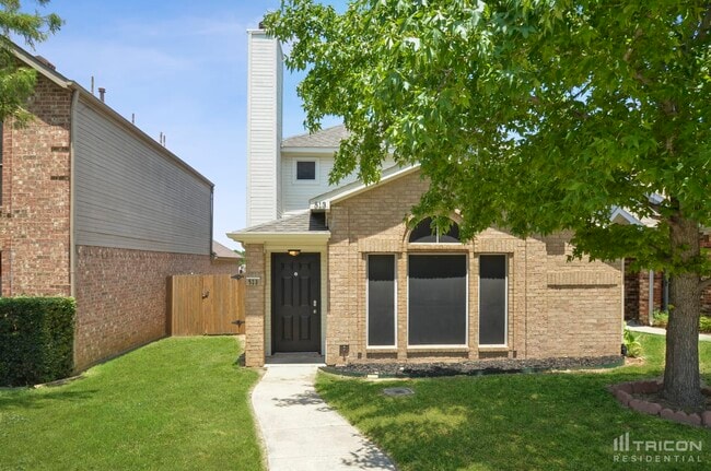 513 Valley View Dr in Lewisville, TX - Building Photo - Building Photo