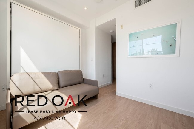 11649 Mayfield Ave in Los Angeles, CA - Building Photo - Building Photo