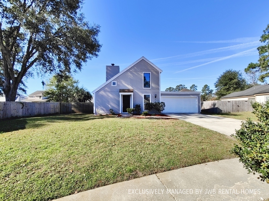 8188 Coralberry Ln W in Jacksonville, FL - Building Photo