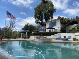 17090 El Mirador in Rancho Santa Fe, CA - Building Photo