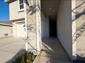 8292 Triplefin Way in Elk Grove, CA - Building Photo - Building Photo