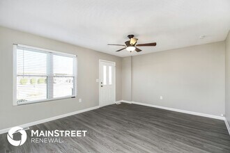 902 Renee Lynde Dr in Pleasant Hill, MO - Building Photo - Building Photo