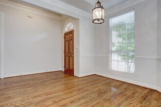 2822 Briarhurst Park in Houston, TX - Building Photo - Building Photo