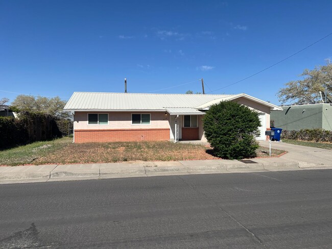 property at 419 La Charles Dr NE