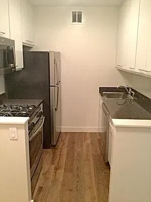 560 W 43rd St in New York, NY - Building Photo - Building Photo