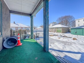 18 Albion Rd, Unit 1 in Quincy, MA - Building Photo - Building Photo