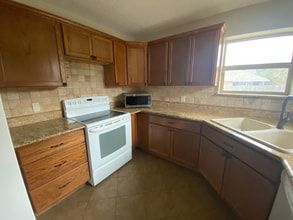 1925 Willow Vale Dr in Fort Worth, TX - Building Photo - Building Photo