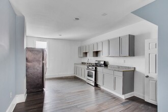 2212 W Fayette St in Baltimore, MD - Building Photo - Building Photo