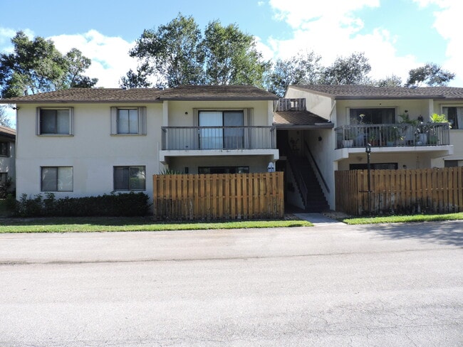 property at 3402 Gardens E Dr