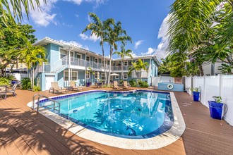 Highland Shores in Fort Lauderdale, FL - Building Photo - Primary Photo