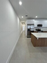 119 NW 5th Ave in Hallandale Beach, FL - Foto de edificio - Building Photo