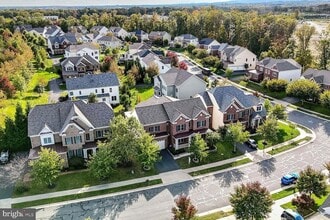 42229 Majestic Knolls Dr in Ashburn, VA - Building Photo - Building Photo
