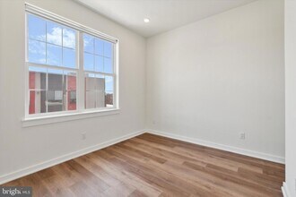 2513 N Howard St, Unit 302 in Philadelphia, PA - Building Photo - Building Photo