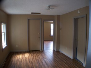 10 E Green St in Johnstown, NY - Foto de edificio - Building Photo