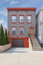 131 Armstrong Ave in Jersey City, NJ - Building Photo - Building Photo
