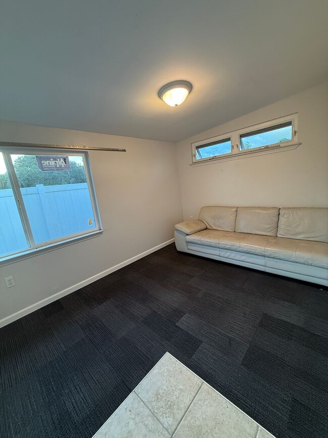 property at 1541 Hooli Cir