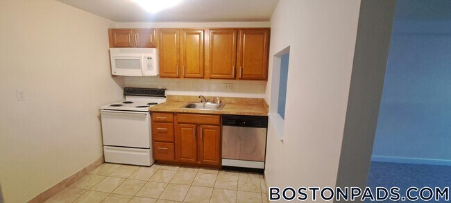 90 Gardner St, Unit 2B in Boston, MA - Building Photo - Building Photo