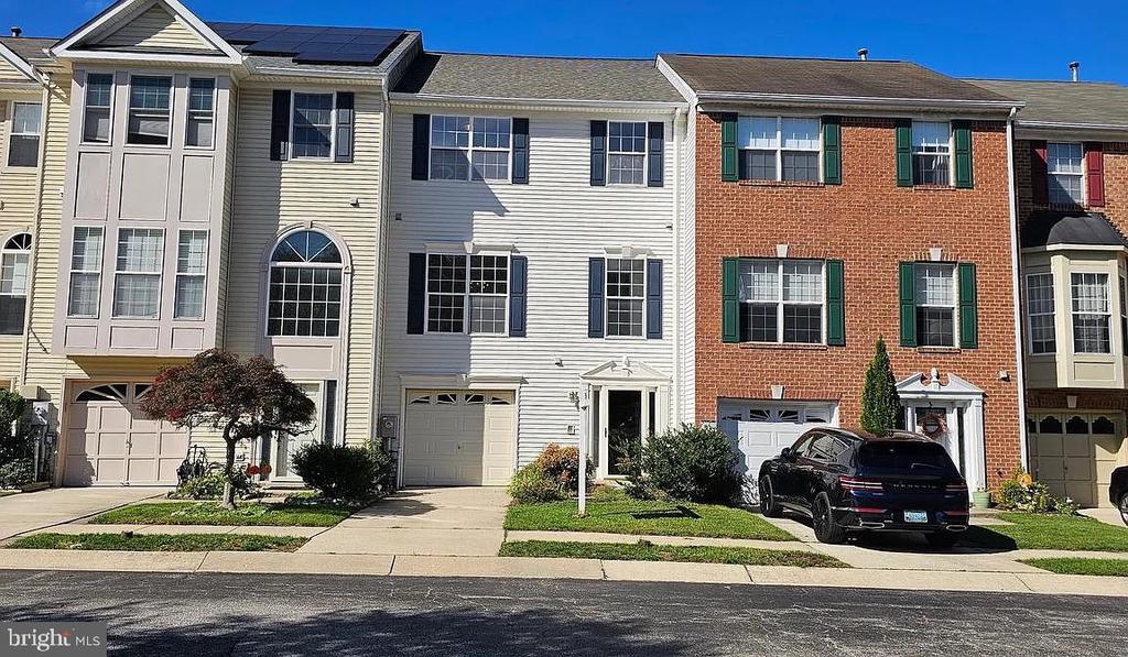 8725 Silent Ct in Odenton, MD - Building Photo