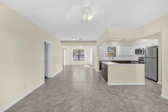 2221 SW 67th Ave in Miramar, FL - Building Photo - Building Photo