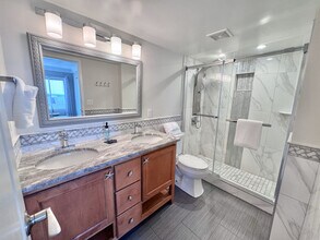 303 Atlantic Ave in Virginia Beach, VA - Building Photo - Building Photo