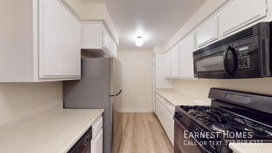 15215 Magnolia Blvd in Los Angeles, CA - Building Photo - Building Photo