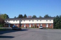 Woodland Acres in Lewisburg, WV - Foto de edificio - Building Photo