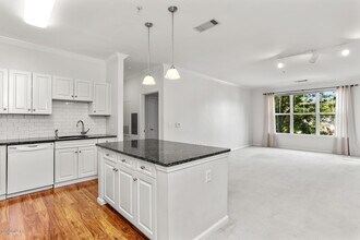 35 W Broad St-Unit -225 in Stamford, CT - Building Photo - Building Photo