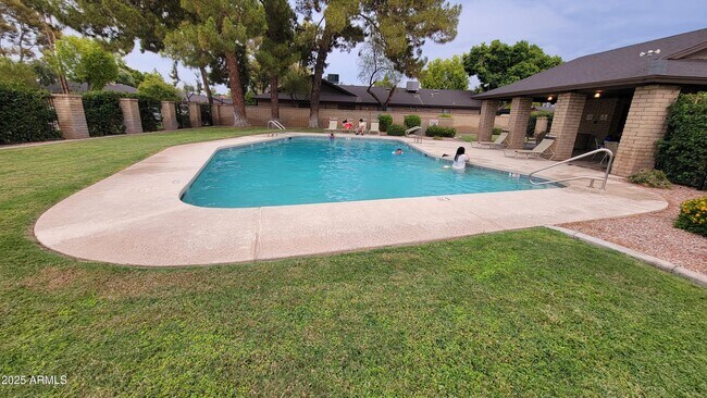 109 W Concorda Dr in Tempe, AZ - Building Photo - Building Photo