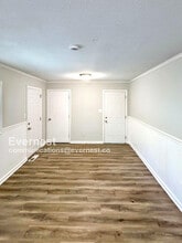 8277 Redwood Dr in Jonesboro, GA - Building Photo - Building Photo