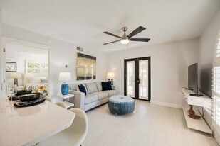 655 8th Ave S, Unit SI ID1504178P in Naples, FL - Building Photo