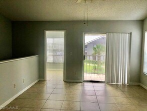 124 Santa Clara Dr in Naples, FL - Foto de edificio - Building Photo