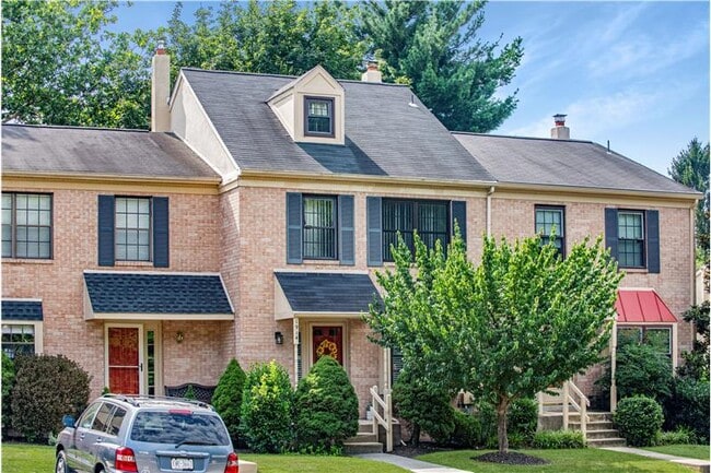 property at 1914 Yorktown S