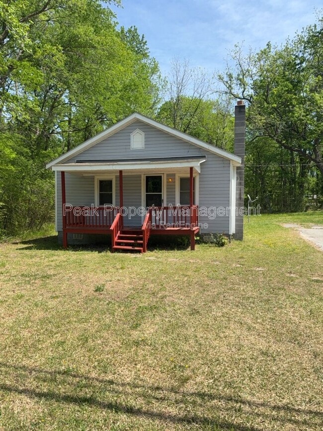51 Quarter Moon Rd in Emporia, VA - Building Photo - Building Photo