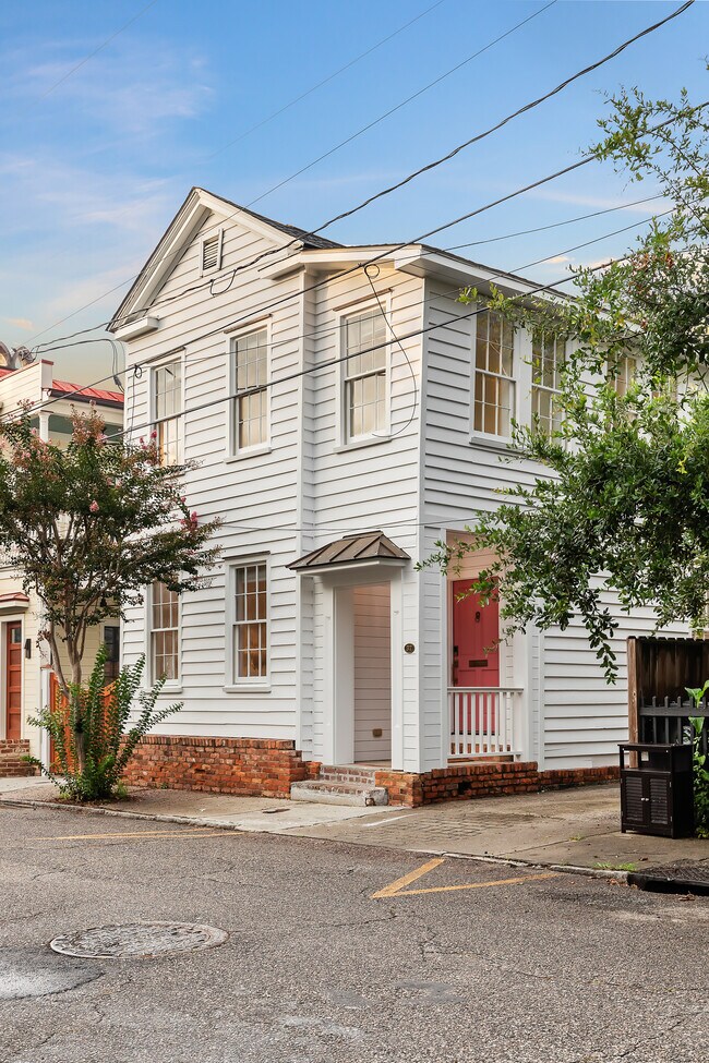 property at 32 Percy St