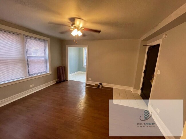 4236 N Broadway in Chicago, IL - Building Photo - Building Photo