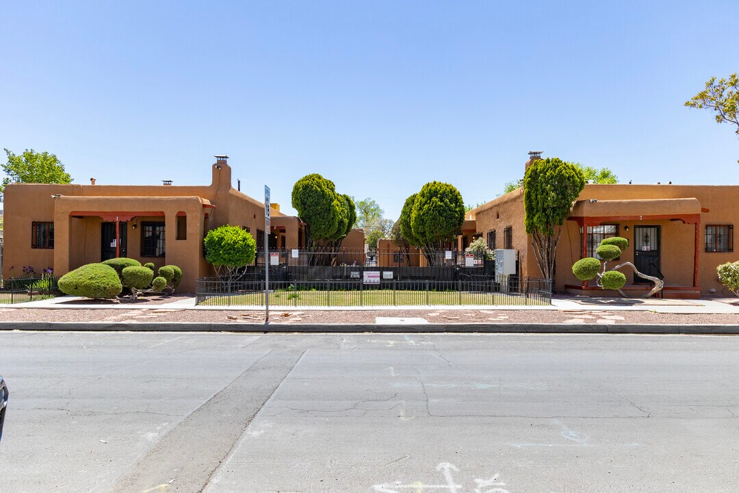 1104 Silver Ave SW in Albuquerque, NM - Foto de edificio
