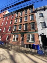 409 Bloomfield St in Hoboken, NJ - Building Photo - Building Photo