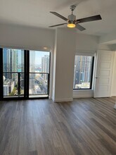 777 NW 1st St, Unit 1103 in Miami, FL - Building Photo - Building Photo