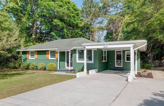 909 Francis Marion Dr in Wilmington, NC - Foto de edificio - Building Photo