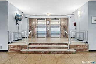 71 Strawberry Hill Ave in Stamford, CT - Building Photo - Building Photo