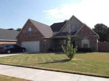 property at 905 SW Wallstone Rd