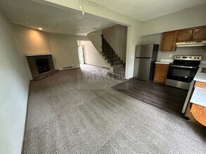 3560 NE Independence Ave in Lee's Summit, MO - Building Photo - Building Photo