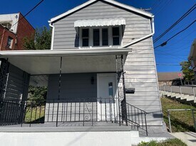 4 Copperfield Ave in Pittsburgh, PA - Building Photo