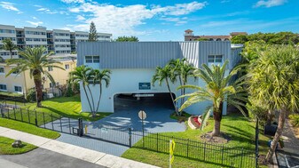 961 S Ocean Dr in Deerfield Beach, FL - Building Photo