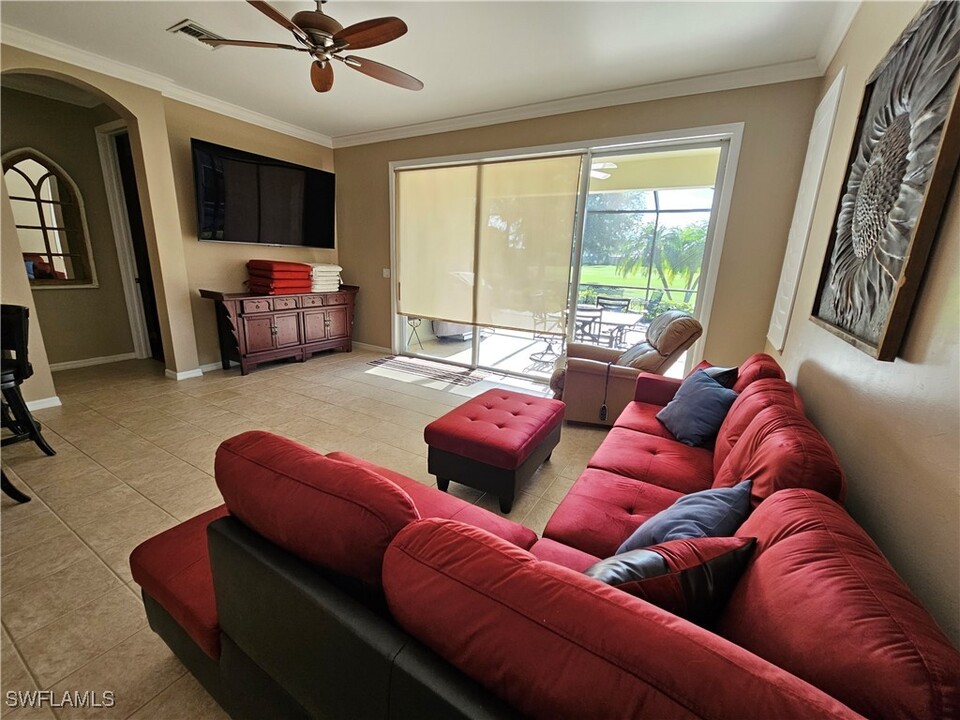 9349 Aviano Dr in Ft. Myers, FL - Building Photo
