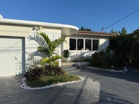 9541 Carlyle Ave in Surfside, FL - Building Photo