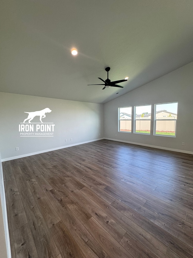 11040 Newton St in Caldwell, ID - Building Photo - Building Photo