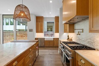 2024 Ford St in Austin, TX - Building Photo - Building Photo