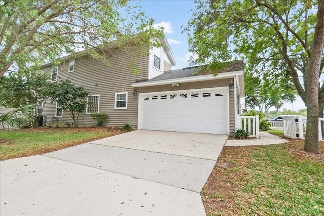 1065 Theodore Ave in Jacksonville Beach, FL - Building Photo - Building Photo